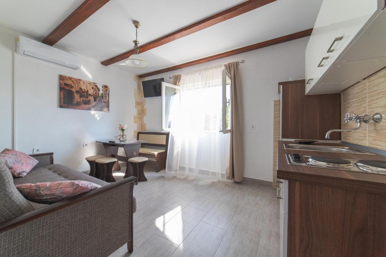 Holiday Home Sego With Private Pool Veliki Brocanac Zewnętrze zdjęcie