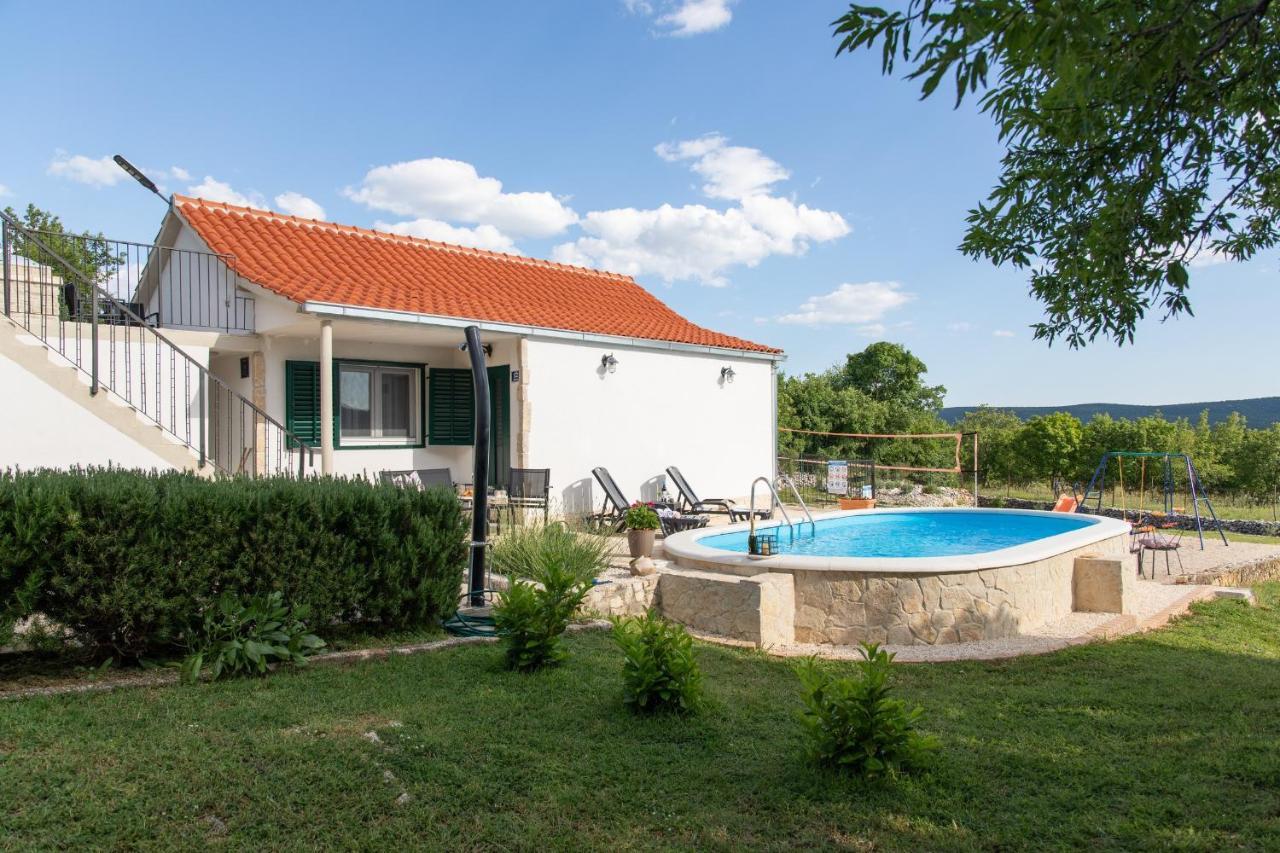 Holiday Home Sego With Private Pool Veliki Brocanac Zewnętrze zdjęcie